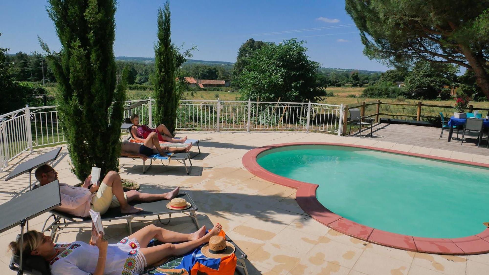 Les Gites De Bellevue Nueil-sous-les-Aubiers Exterior photo